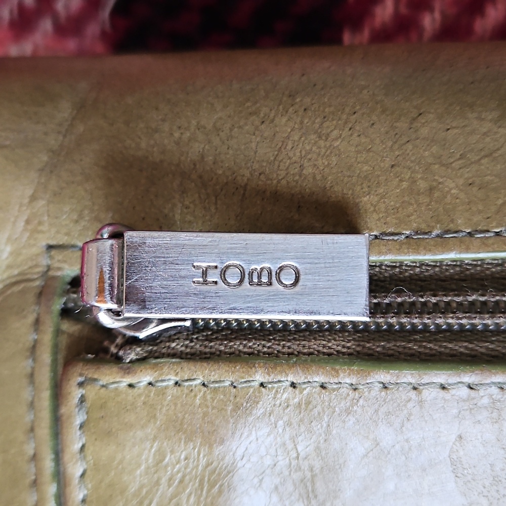 Hobo Olive Green Classic Leather Timeless Wallet - Picture 3 of 5